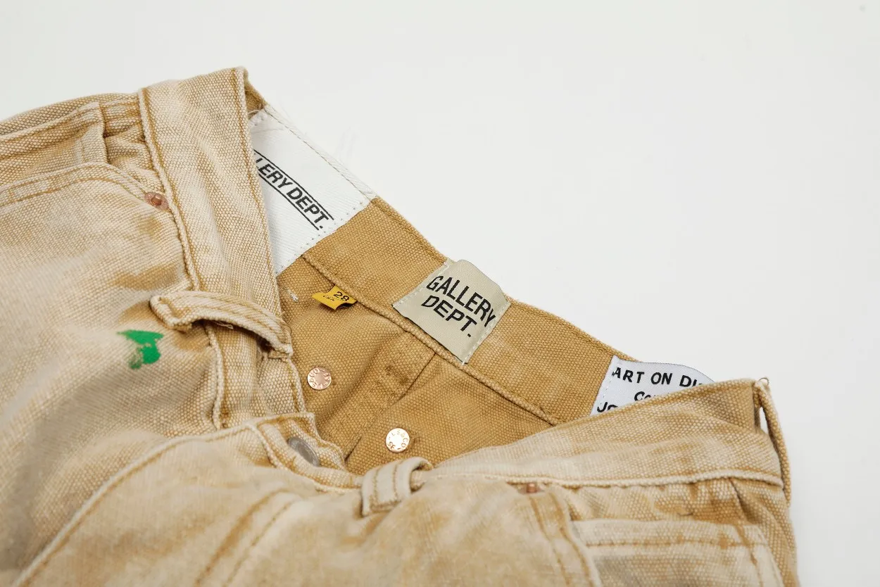#8129 P250💰 GALLERY DEPT American retro splash-ink splicing micro-horn logging overalls raw edge jeans - Original purchase and pattern making to truly restore the ultimate texture of Vintage - Original hardware accessories, washed and other elevators, QR code analysis are all purchased from the original factory, high degree of restoration, welcome to compare with a certain product~ - Three-dimensional version Loose and comfortable, not picky about the figure, taller and slimmer, factory Seiko, original factory quality control, same style for men and women, can be matched with couples Versatile recommendation: must-have jeans for all seasons Size: S-XXL (28-36)